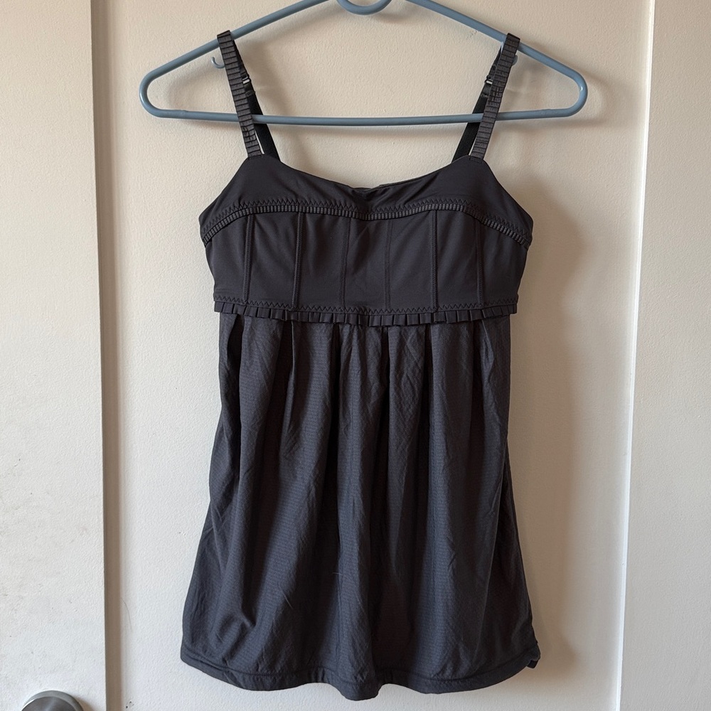 NWOT Vintage Lululemon Gray Tank Top - size 4